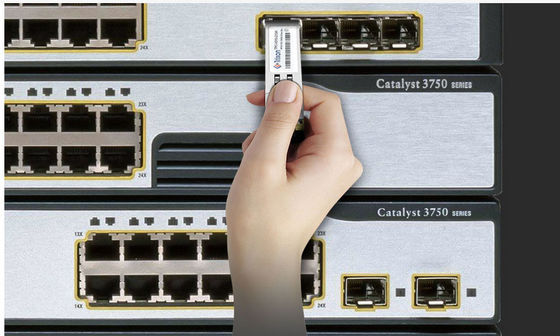 قدرات التشخيص الرقمي QSFP Transceiver Module 1310nm Quadra Small Form-Factor Transceiver القابل للتوصيل مع معدل بيانات يصل إلى 25.78125Gbps